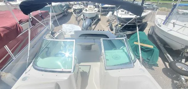 Slide: The Image of Hurricane 187 Sundeck Yamaha F115 2011 - 11