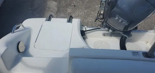Slide: The Image of Hurricane 187 Sundeck Yamaha F115 2011 - 3