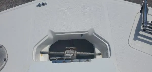 Slide: The Image of Hurricane 187 Sundeck Yamaha F115 2011 - 9