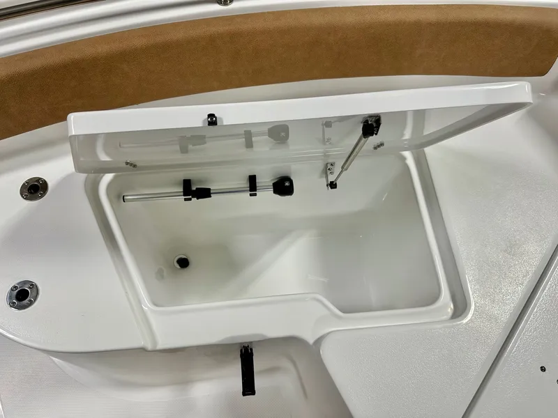 Slide: The Image of Sea Hunt Ultra 229 2026 - 10