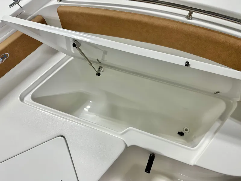 Slide: The Image of Sea Hunt Ultra 229 2026 - 11