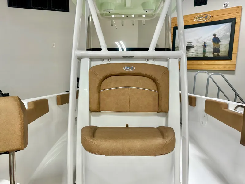 Slide: The Image of Sea Hunt Ultra 229 2026 - 12