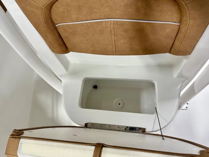 Slide: The Image of Sea Hunt Ultra 229 2026 - 13