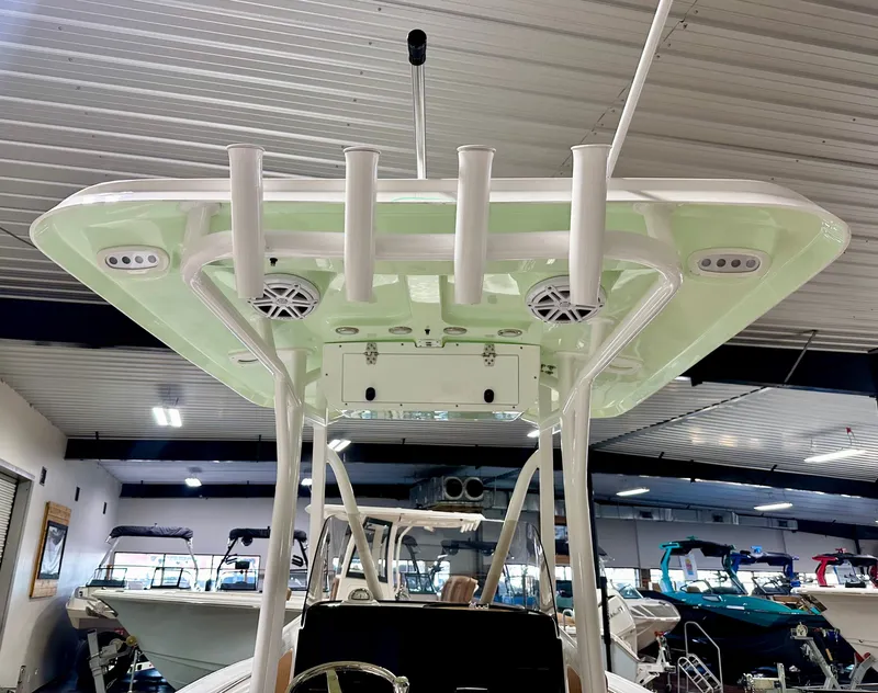 Slide: The Image of Sea Hunt Ultra 229 2026 - 16