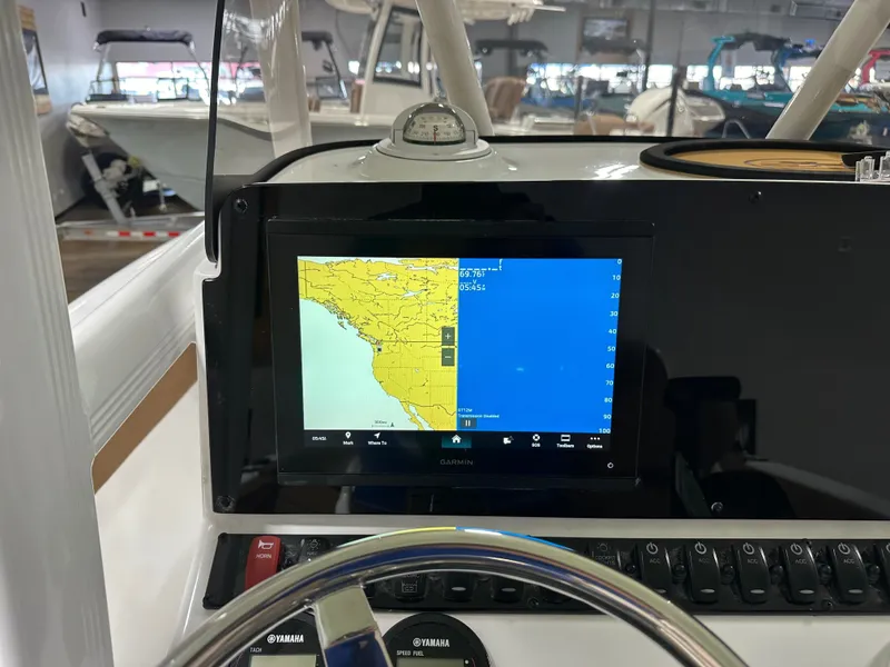 Slide: The Image of Sea Hunt Ultra 229 2026 - 18