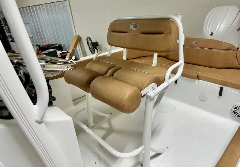 Slide: The Image of Sea Hunt Ultra 229 2026 - 21