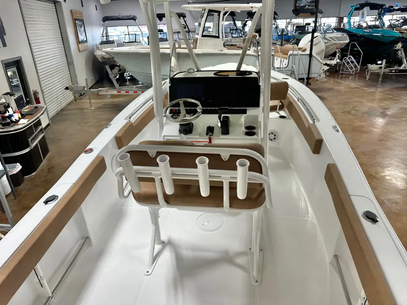 Slide: The Image of Sea Hunt Ultra 229 2026 - 23