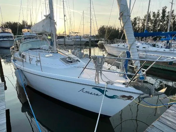 Slide: The Image of Catalina 36 MkII 1995 - 0