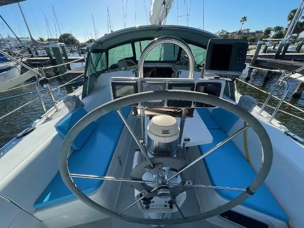 Slide: The Image of Catalina 36 MkII 1995 - 8