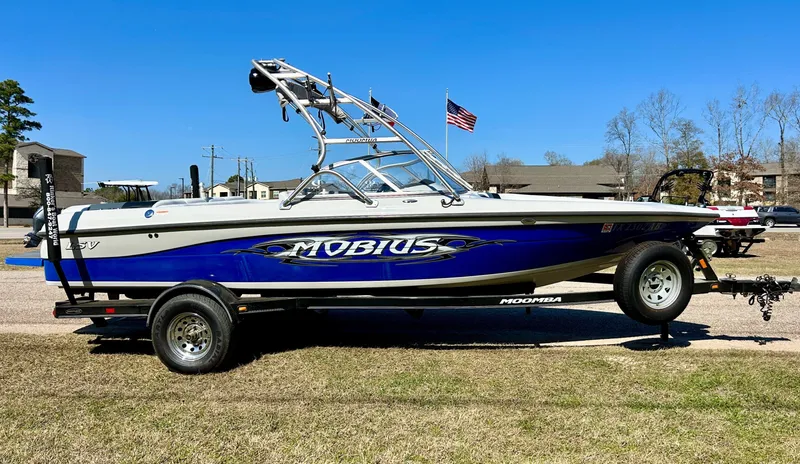 Slide: The Image of Moomba Mobius 2005 - 3