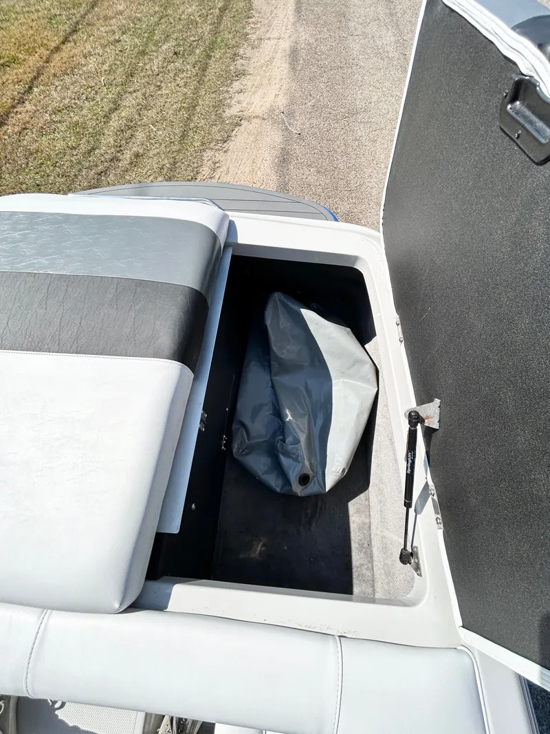 Slide: The Image of Moomba Mobius 2005 - 44