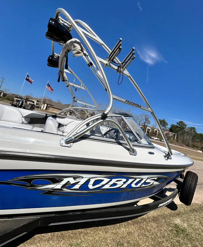 Slide: The Image of Moomba Mobius 2005 - 5