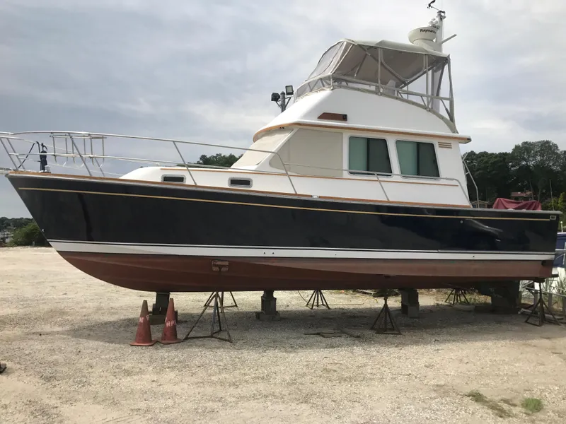 Slide: The Image of Sabreline 36 Flybridge 2003 - 0