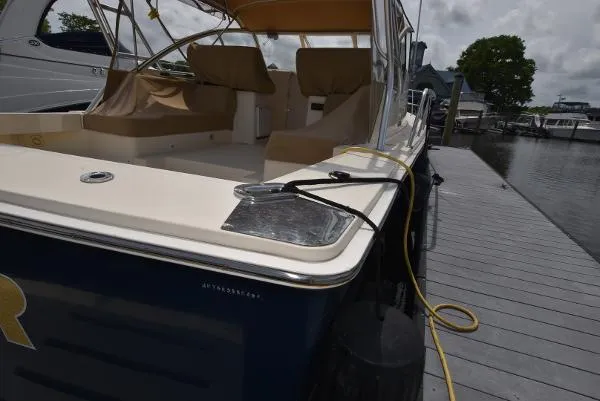 Slide: The Image of Mainship RUMRUNNER II 2004 - 2