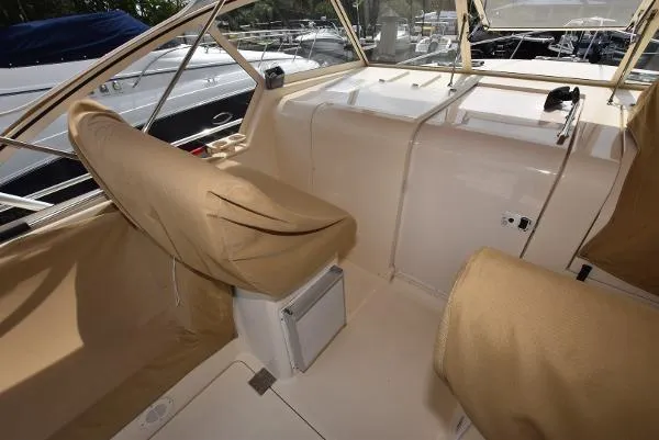 Slide: The Image of Mainship RUMRUNNER II 2004 - 6