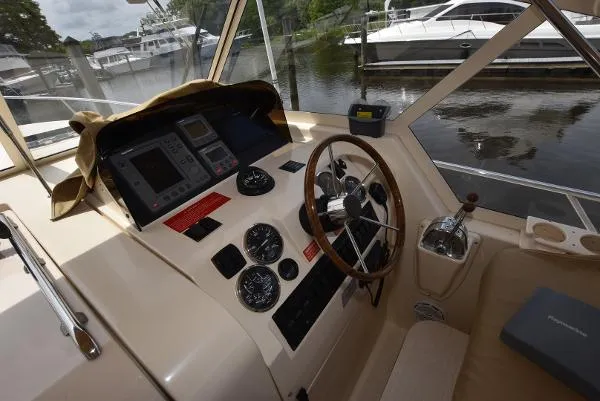 Slide: The Image of Mainship RUMRUNNER II 2004 - 9