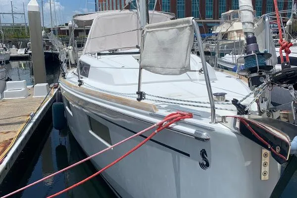 Slide: The Image of Beneteau 35.1 w/Generator 2018 - 1
