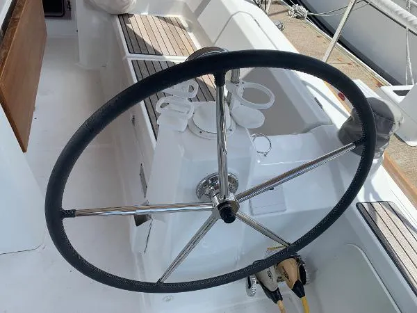 Slide: The Image of Beneteau 35.1 w/Generator 2018 - 6
