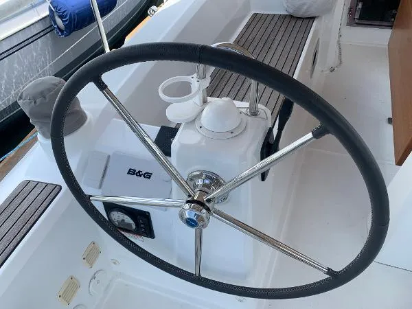 Slide: The Image of Beneteau 35.1 w/Generator 2018 - 7