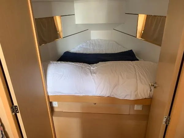 Slide: The Image of Beneteau 35.1 w/Generator 2018 - 9