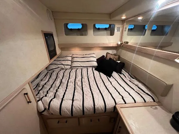 Slide: The Image of Bayliner 4788 Pilothouse 1994 - 8