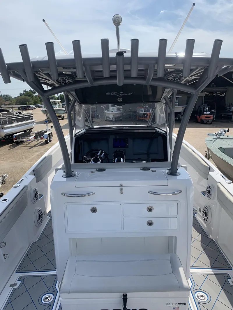 Slide: The Image of Nor-Tech 340 Sport 2021 - 10