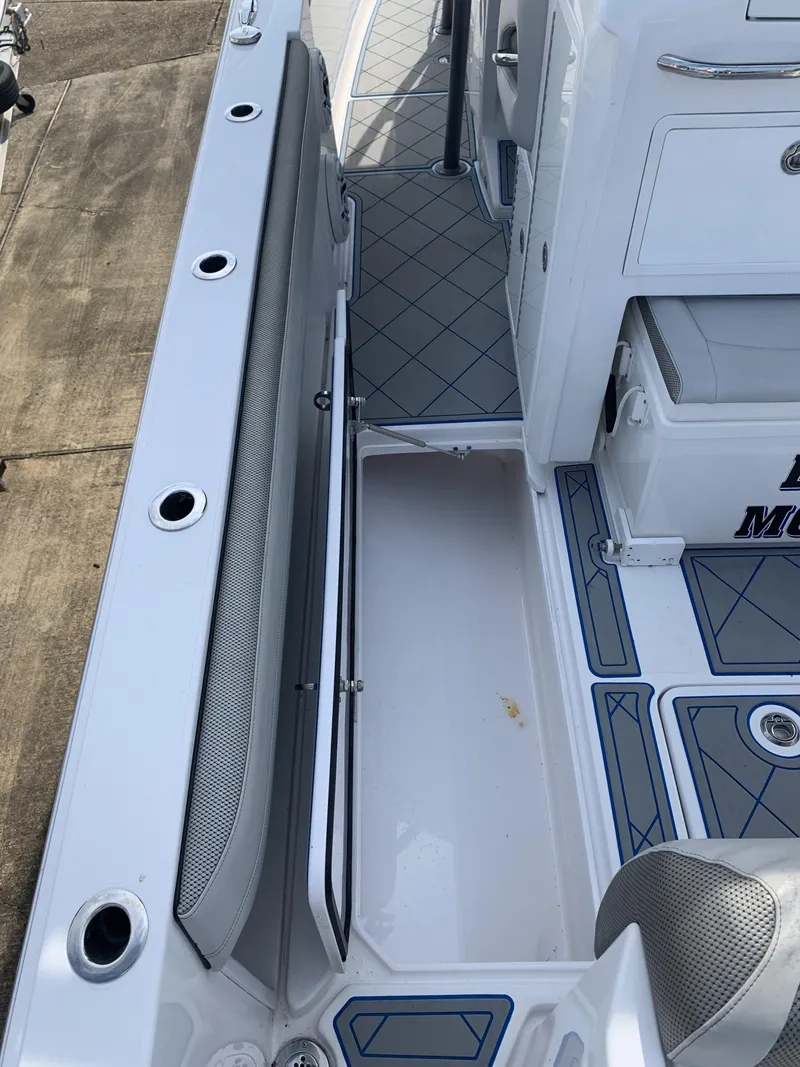 Slide: The Image of Nor-Tech 340 Sport 2021 - 13