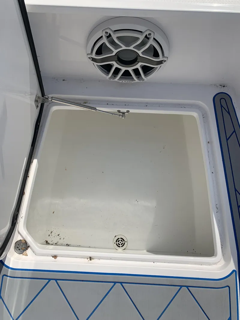 Slide: The Image of Nor-Tech 340 Sport 2021 - 6