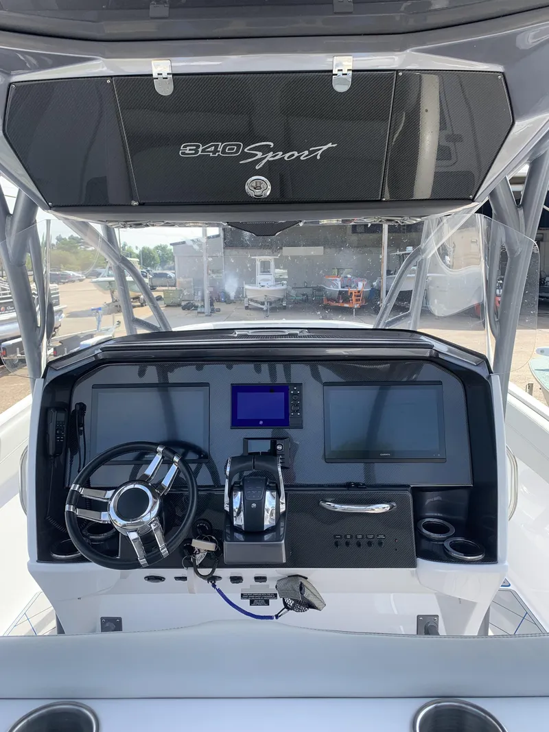 Slide: The Image of Nor-Tech 340 Sport 2021 - 9