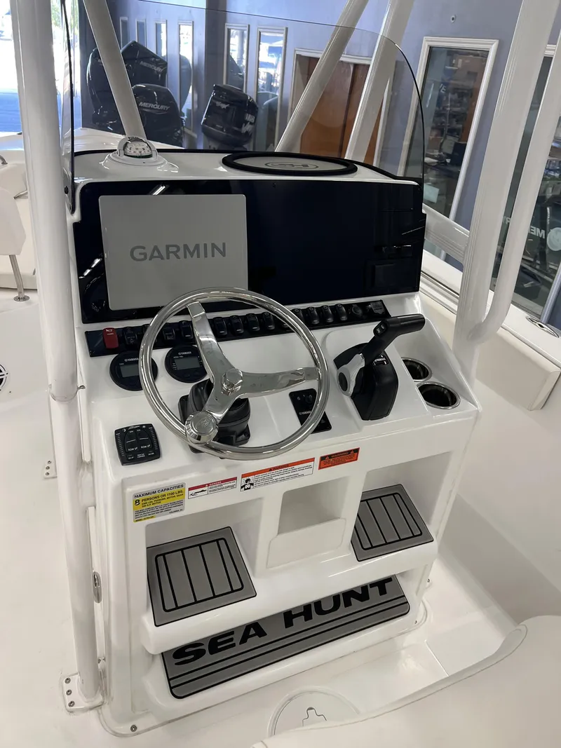 Slide: The Image of Sea Hunt Ultra 229 2026 - 11