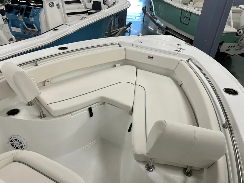 Slide: The Image of Sea Hunt Ultra 229 2026 - 5