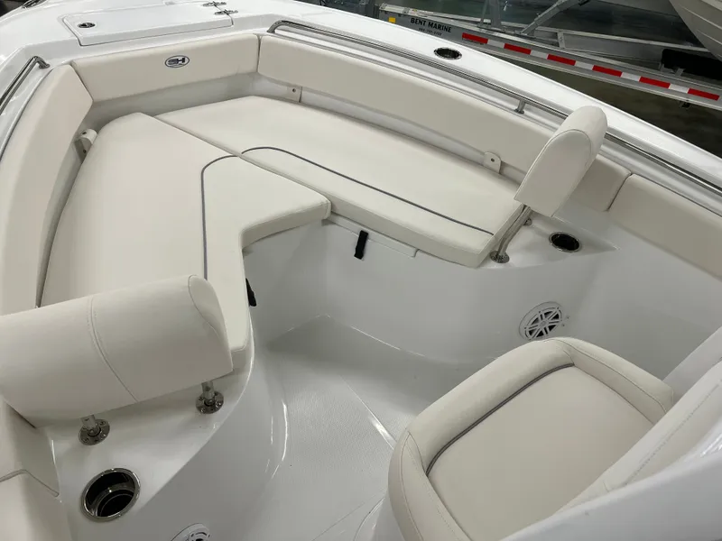 Slide: The Image of Sea Hunt Ultra 229 2026 - 6