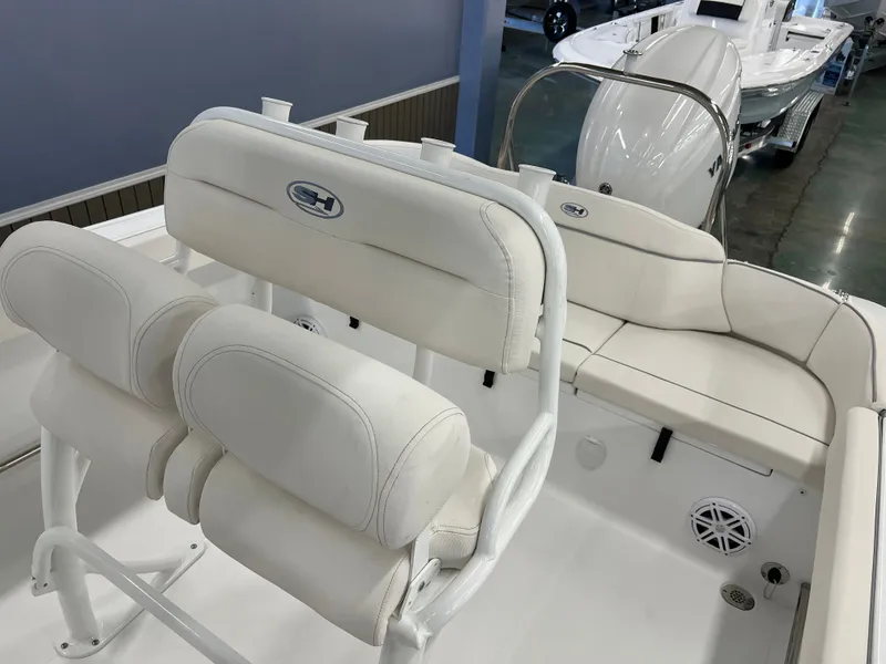 Slide: The Image of Sea Hunt Ultra 229 2026 - 9