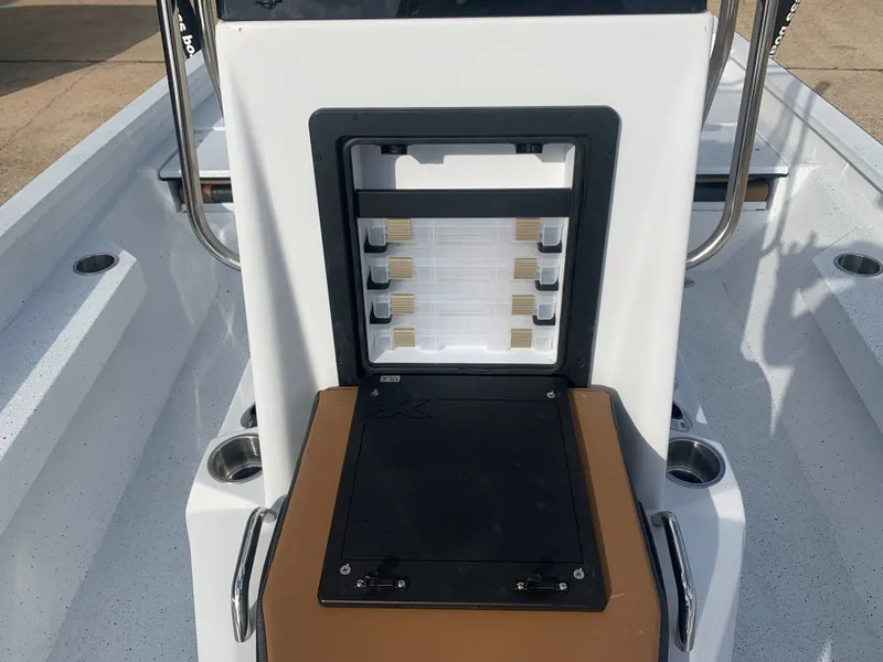 Slide: The Image of Xpress H20B HYPER-LIFT BAY 2026 - 12