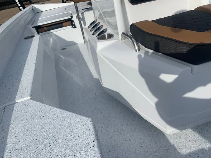 Slide: The Image of Xpress H20B HYPER-LIFT BAY 2026 - 8