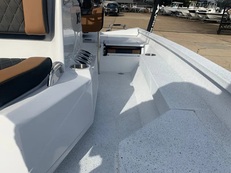 Slide: The Image of Xpress H20B HYPER-LIFT BAY 2026 - 9