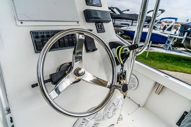 Slide: The Image of Boston Whaler 22 Guardian 1994 - 13