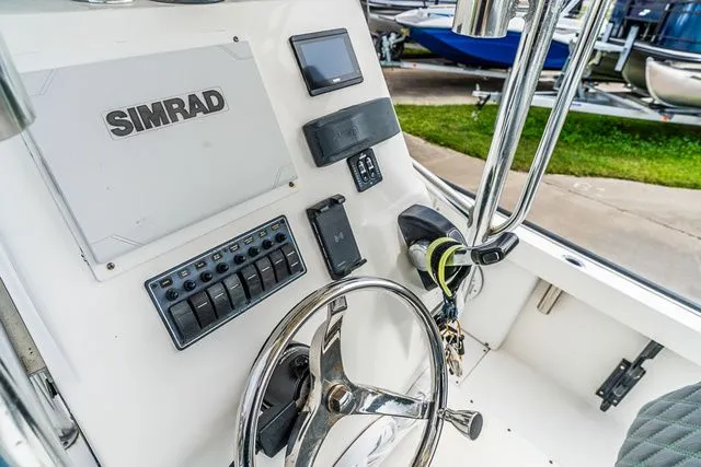 Slide: The Image of Boston Whaler 22 Guardian 1994 - 14