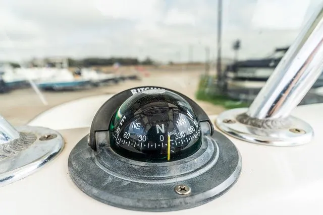 Slide: The Image of Boston Whaler 22 Guardian 1994 - 15