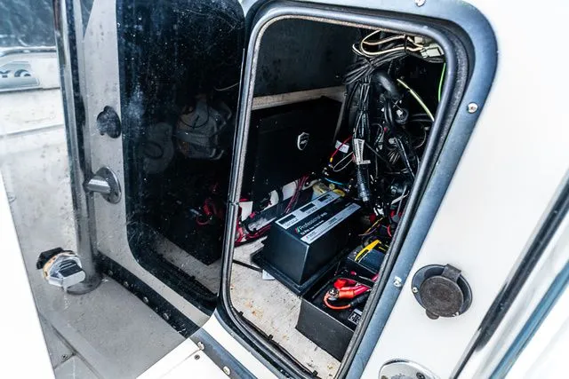 Slide: The Image of Boston Whaler 22 Guardian 1994 - 6