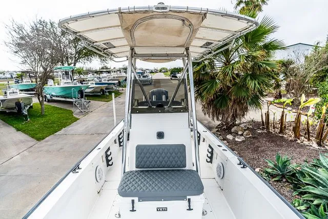Slide: The Image of Boston Whaler 22 Guardian 1994 - 8