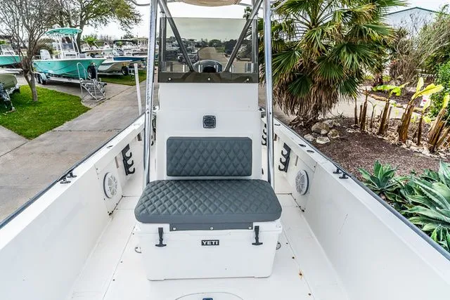 Slide: The Image of Boston Whaler 22 Guardian 1994 - 9