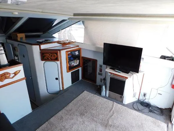 Slide: The Image of Sea Ray 345 Sedan Bridge 1988 - 11