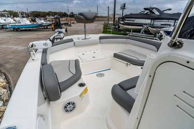 Slide: The Image of NauticStar 231 HYBRID STD 2022 - 10