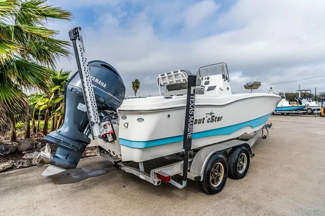 Slide: The Image of NauticStar 231 HYBRID STD 2022 - 3