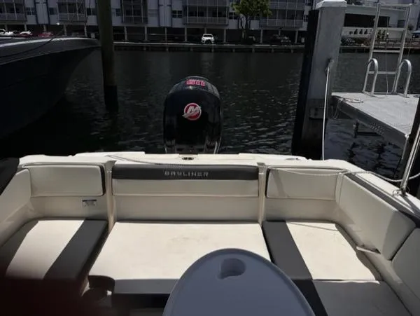 Slide: The Image of Bayliner VR4 2021 - 1