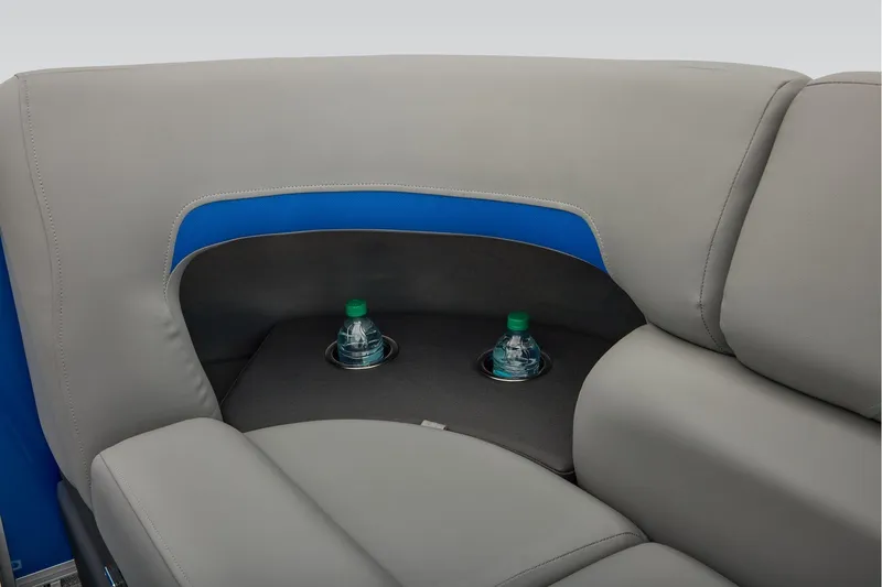 Slide: The Image of Sun Tracker Party Barge 22 RF XP3 2026 - 28