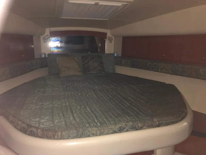 Slide: The Image of Sea Ray 340 Sundancer 2004 - 6