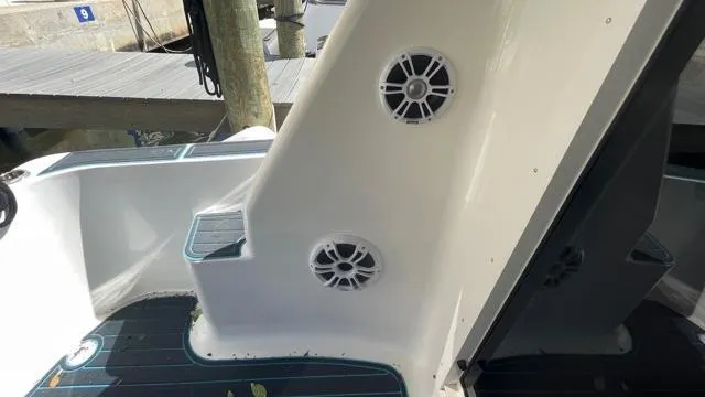 Slide: The Image of Sandpiper Enclosed Flybridge Motoryacht 2008 - 6