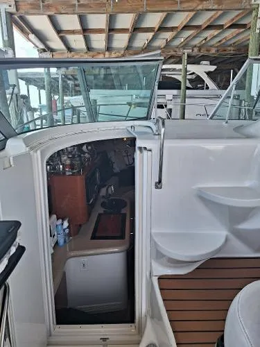 Slide: The Image of Monterey 282 Cruiser 2001 - 8